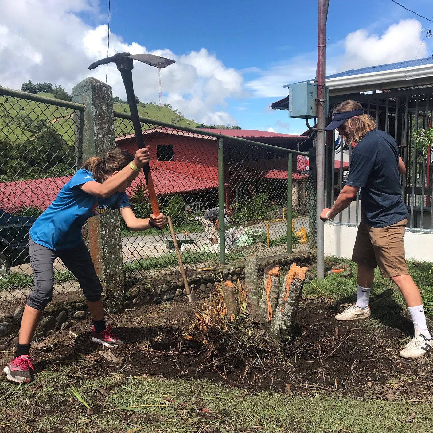 Community Service on the Costa Rica Pura Vida trip