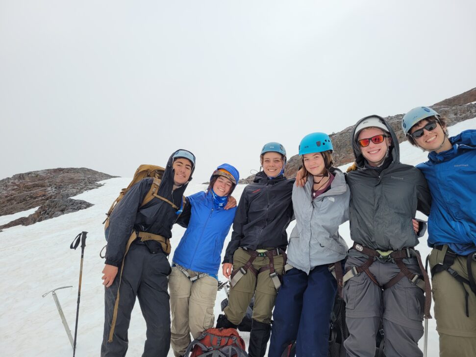 group photo while mountaineerinng