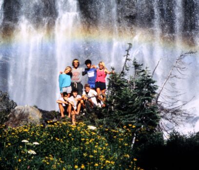 1985 Group in front of a waterfall