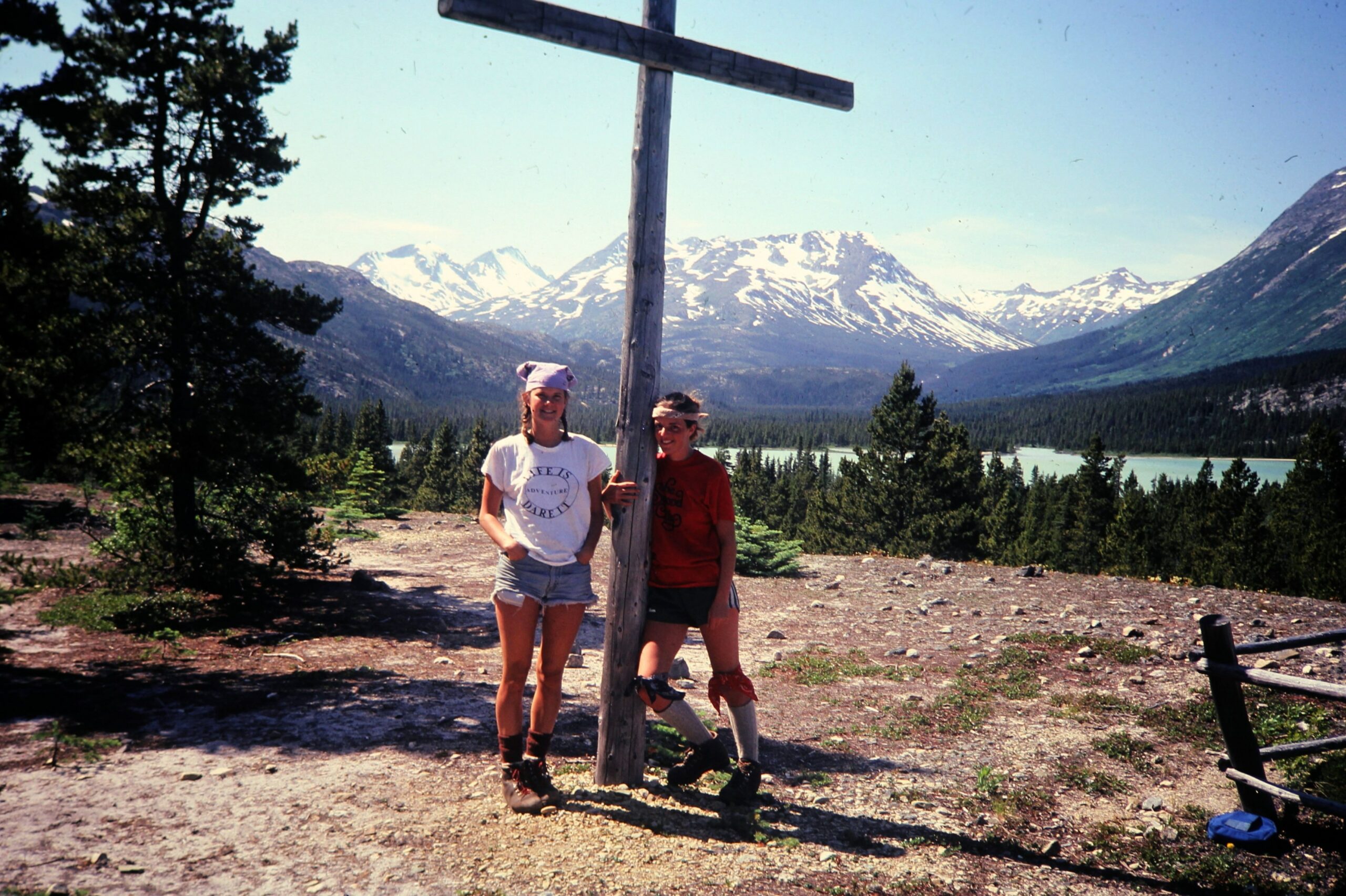 1981 Girls with Lake and Mountains